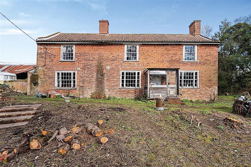 Locks Farm, Briston Road, NORWICH, Norfolk, NR11 7BQ