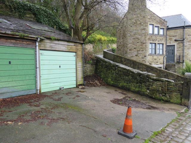 No. 6 Garage, Darcey Hey Lane, HALIFAX, West Yorkshire, HX2 7DD