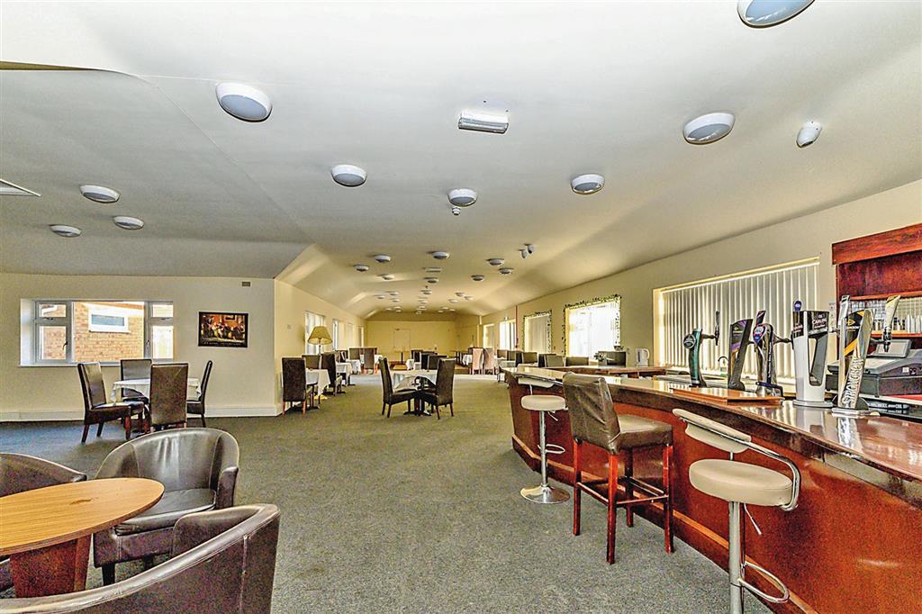 The Premier Hotel, Lincoln Road, SKEGNESS, Lincolnshire, PE25 2EA