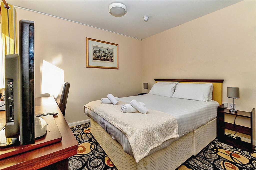 The Premier Hotel, Lincoln Road, SKEGNESS, Lincolnshire, PE25 2EA