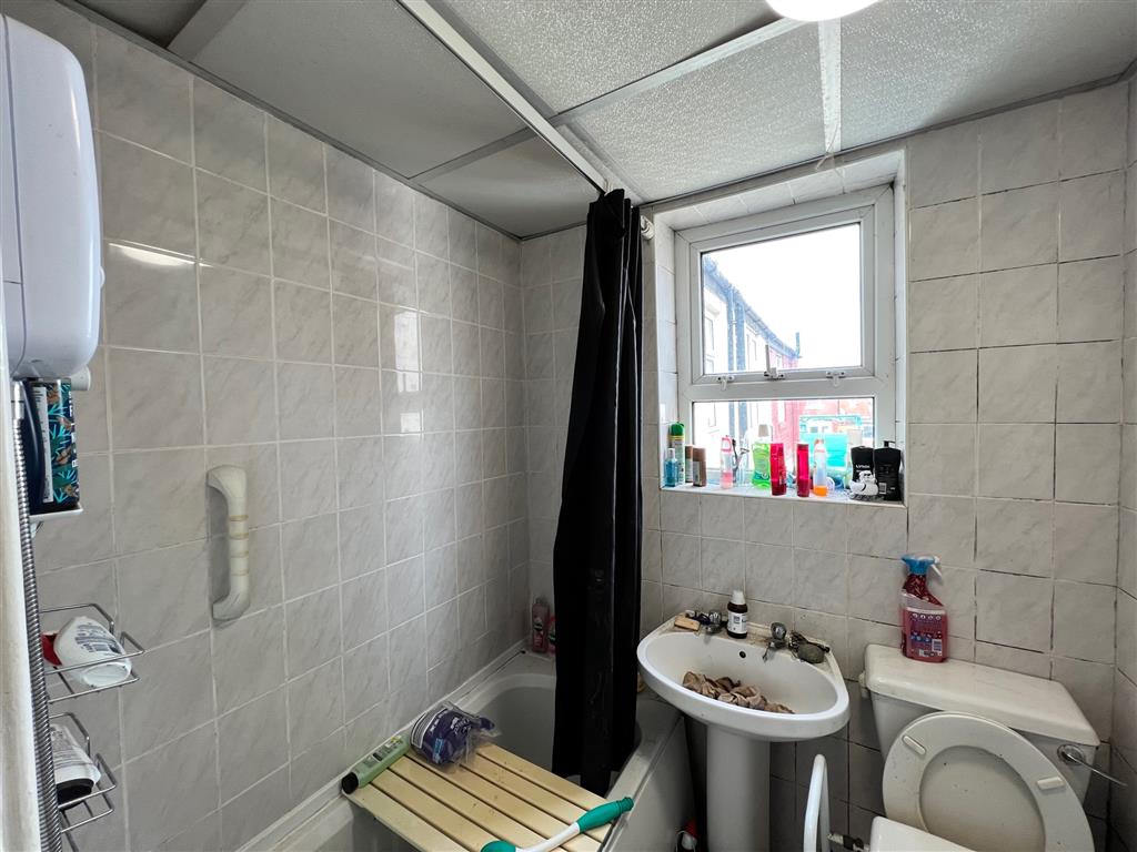 48, Queen Victoria Road, BLACKPOOL, Lancashire, FY1 5JX