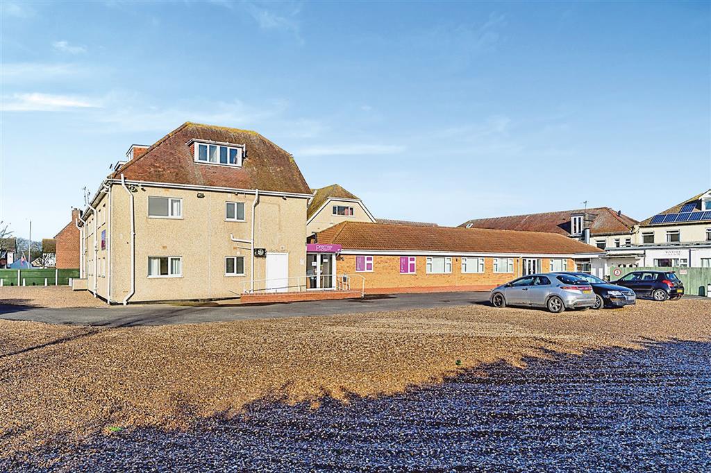 The Premier Hotel, Lincoln Road, SKEGNESS, Lincolnshire, PE25 2EA