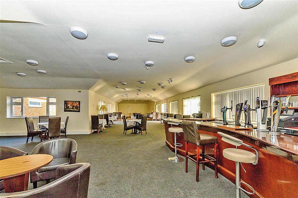 The Premier Hotel, Lincoln Road, SKEGNESS, Lincolnshire, PE25 2EA