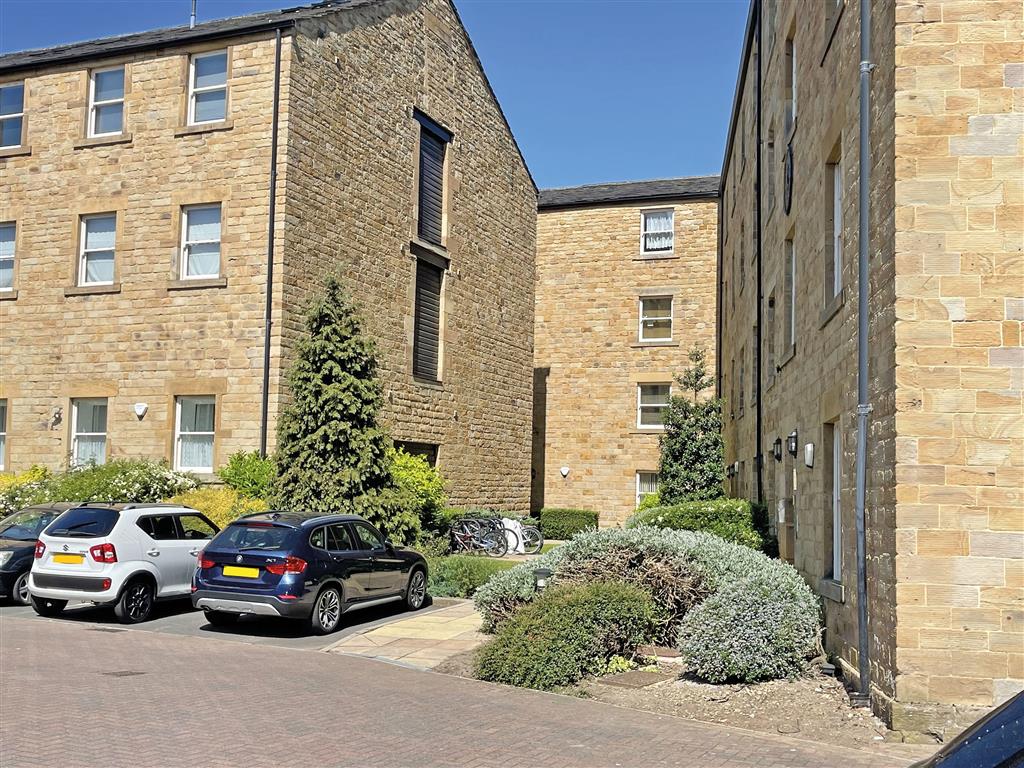 Apartment 158, Spinners House, Textile Street, DEWSBURY, West Yorkshire, WF13 2EY