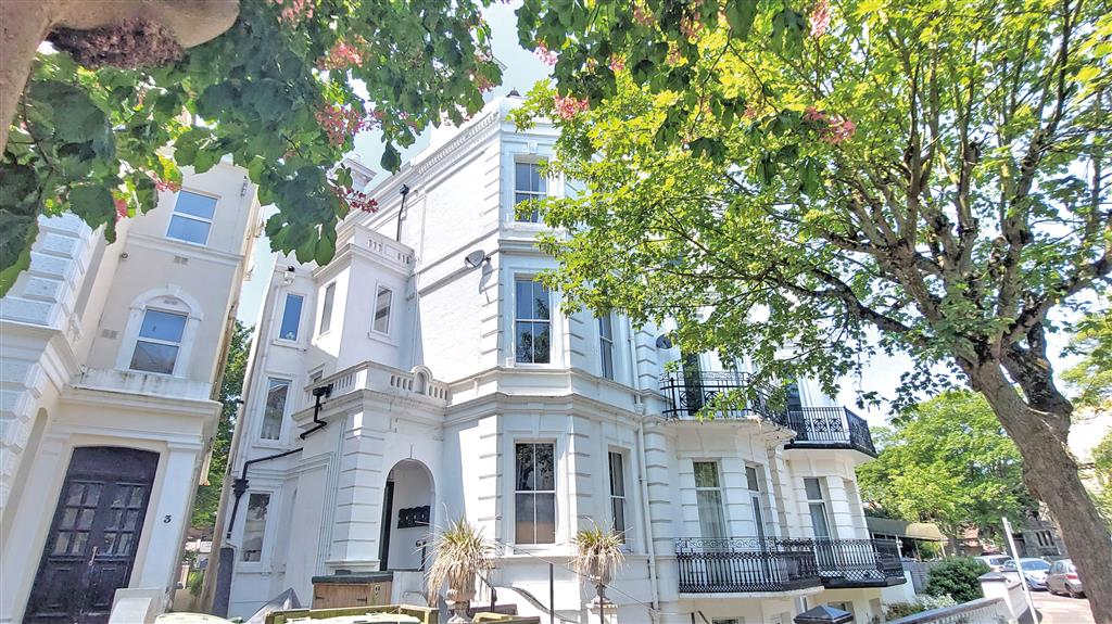 Apartment 5, 5, Trinity Crescent, FOLKESTONE, Kent, CT20 2ES
