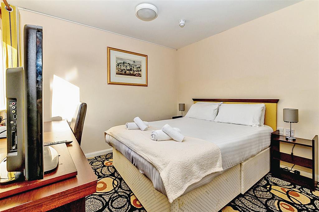 The Premier Hotel, Lincoln Road, SKEGNESS, Lincolnshire, PE25 2EA