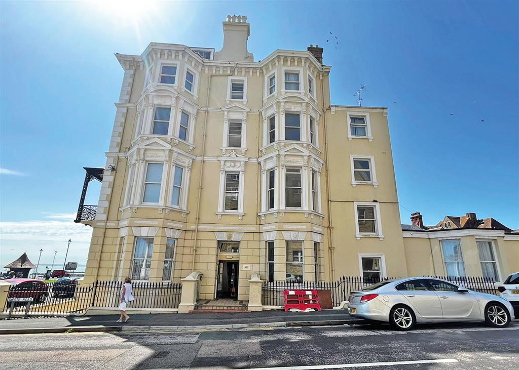 Flat 3, Victoria House, 5, Victoria Parade, RAMSGATE, Kent, CT11 8DE