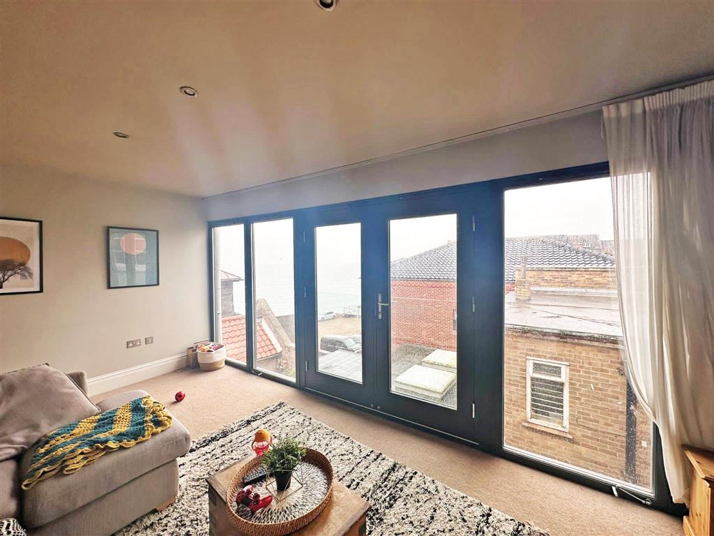 The Penthouse, 2, Jetty Street, CROMER, Norfolk, NR27 9HF