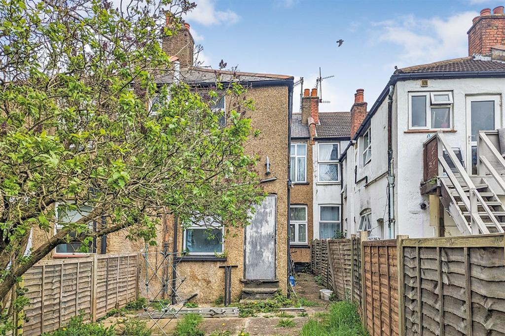 165a, Pinner Road, HARROW, Middlesex, HA1 4EX