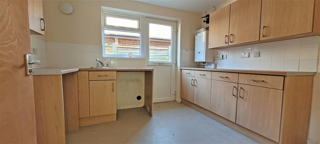 37, Compton Road, NEW MILTON, Hampshire, BH25 6EQ