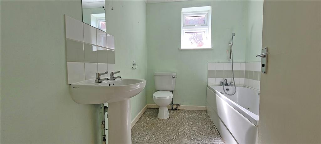 37, Compton Road, NEW MILTON, Hampshire, BH25 6EQ