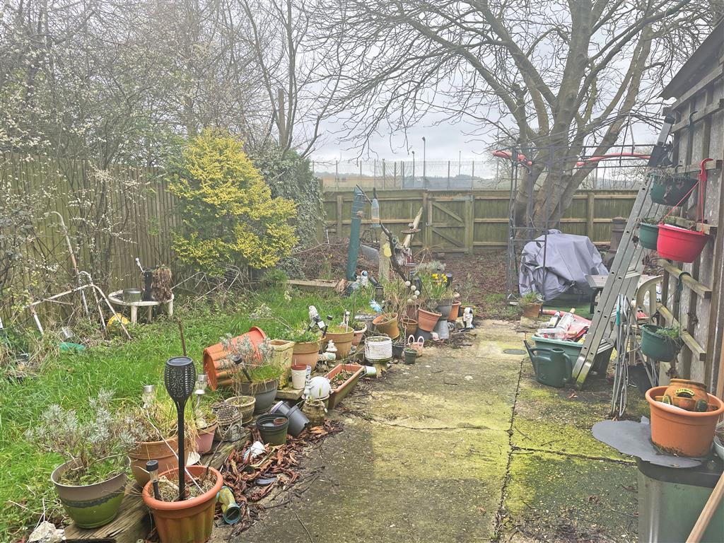 24, Denham Drive, SHAFTESBURY, Dorset, SP7 0AJ