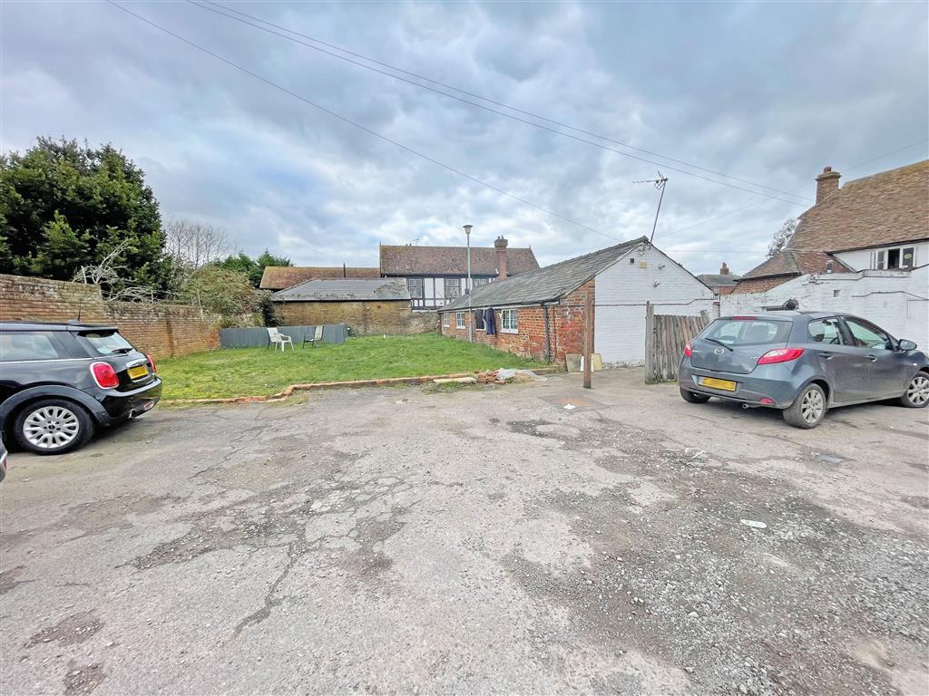 The George Inn, 76, London Road, SITTINGBOURNE, Kent, ME9 9QH