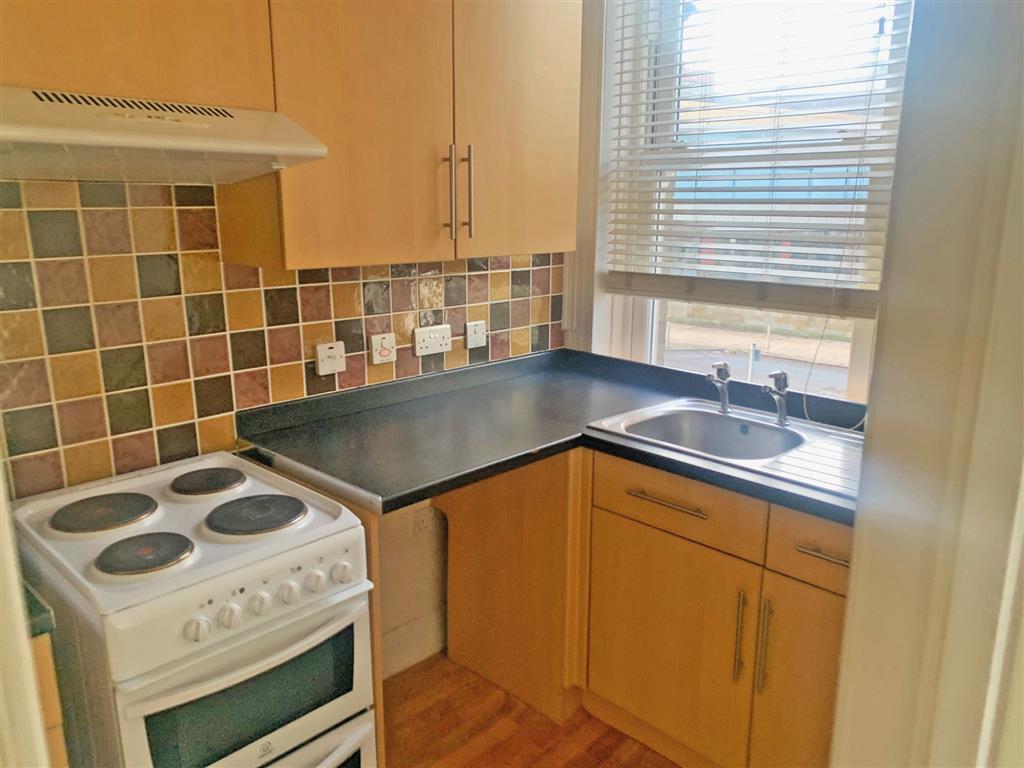 145, Auction: 16th April 2024. Flat B, 50, Kings Road, HARROGATE, North Yorkshire, HG1 5JR - Barnard Marcus 145, Auction: 16th April 2024. Flat B, 50, Kings Road, HARROGATE, North Yorkshire, HG1 5JR - Barnard Marcus