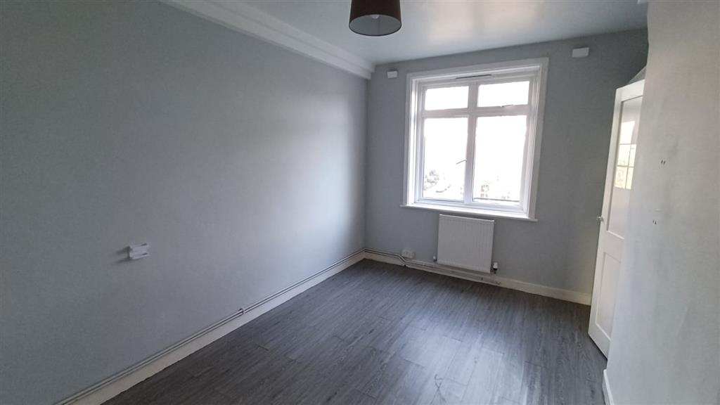 Flat 8, Block B Peabody Estate, Rosendale Road, London, SE24 9DZ