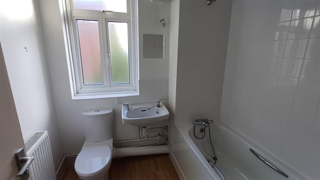 Flat 8, Block B Peabody Estate, Rosendale Road, London, SE24 9DZ