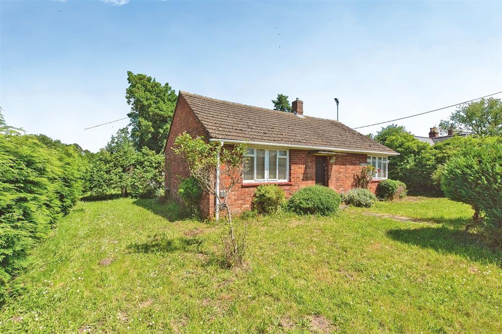 Greenways, Manor Road, BRANDON, Suffolk, IP27 0LG