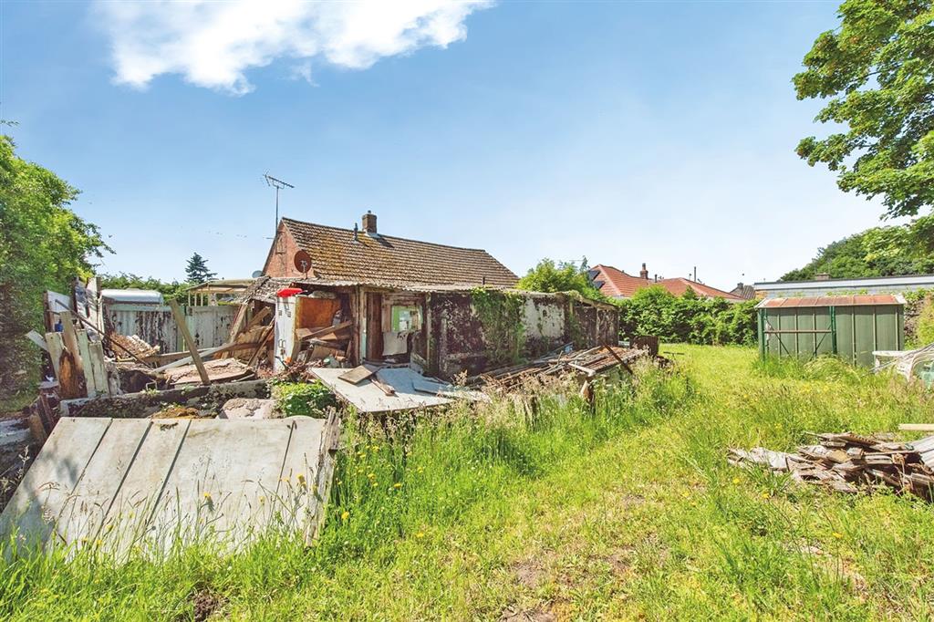 Greenways, Manor Road, BRANDON, Suffolk, IP27 0LG