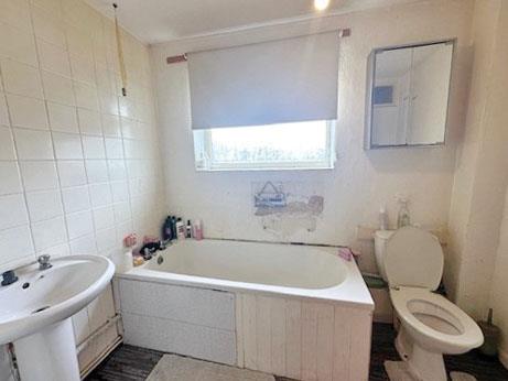 10, Thirlmere Place, KNOTTINGLEY, West Yorkshire, WF11 0NR