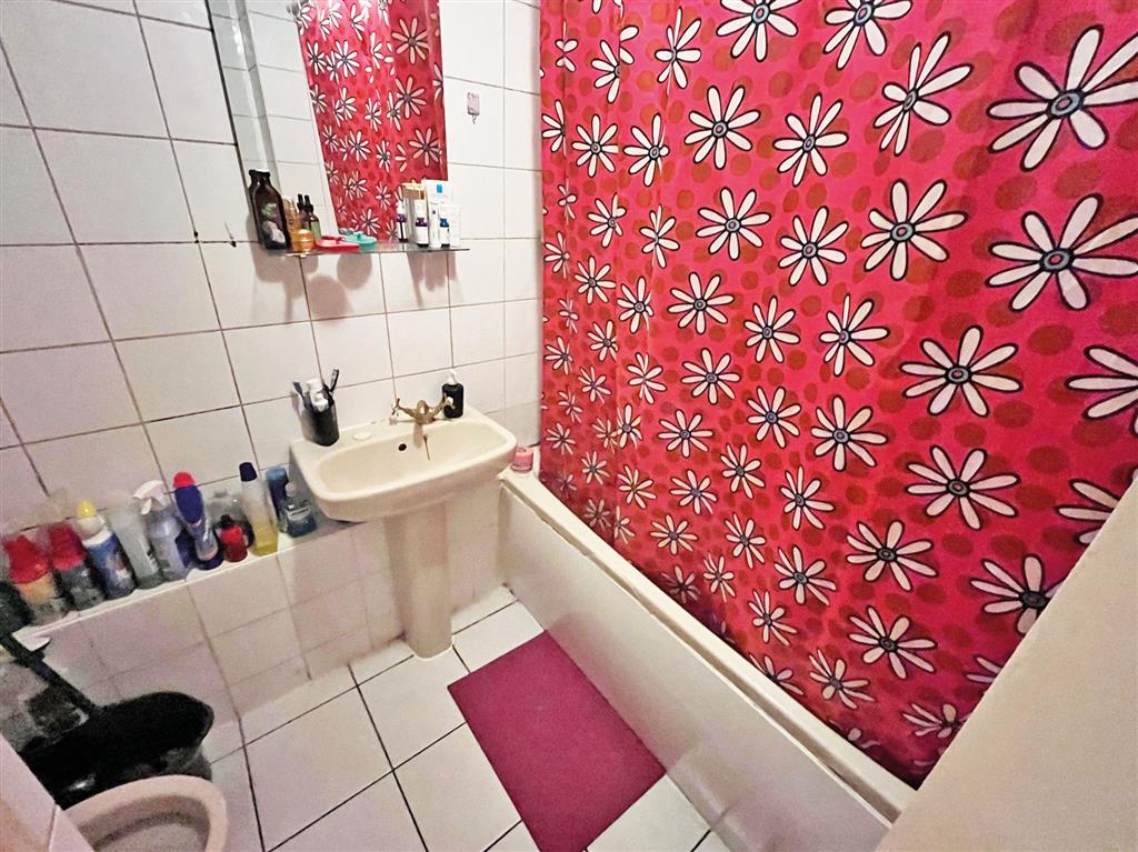 Flat 2, Birbeck House, Harrow Road, LONDON, London, NW10 5NA