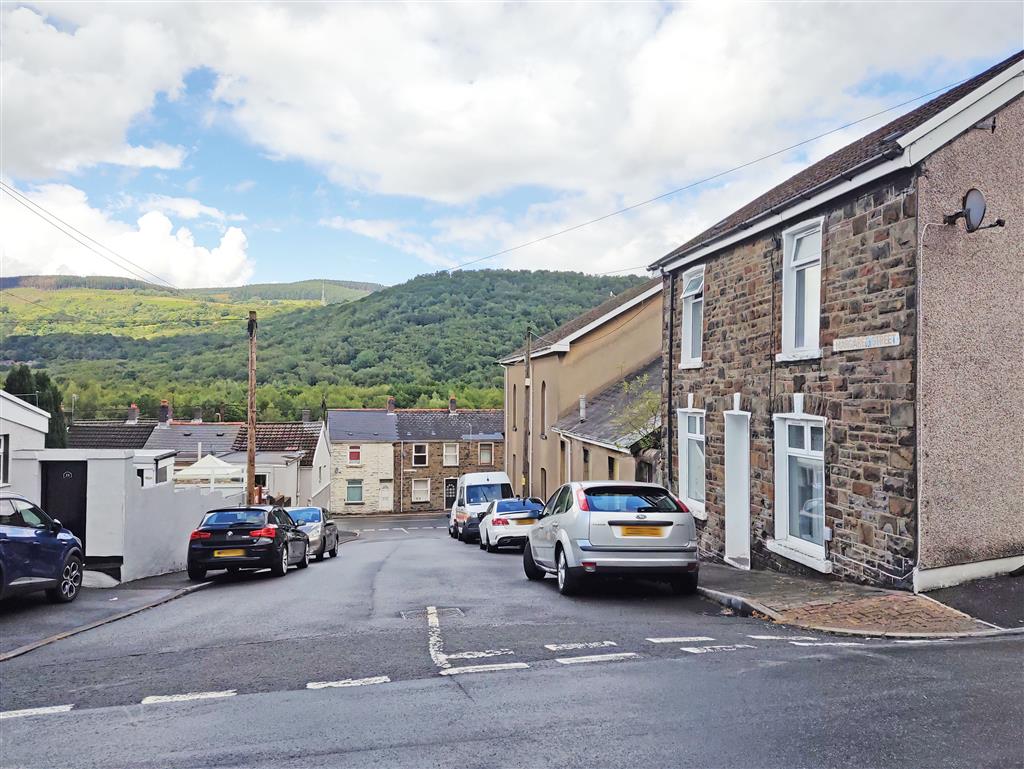 1, Margaret Street, ABERDARE, Mid Glamorgan, CF44 6BD