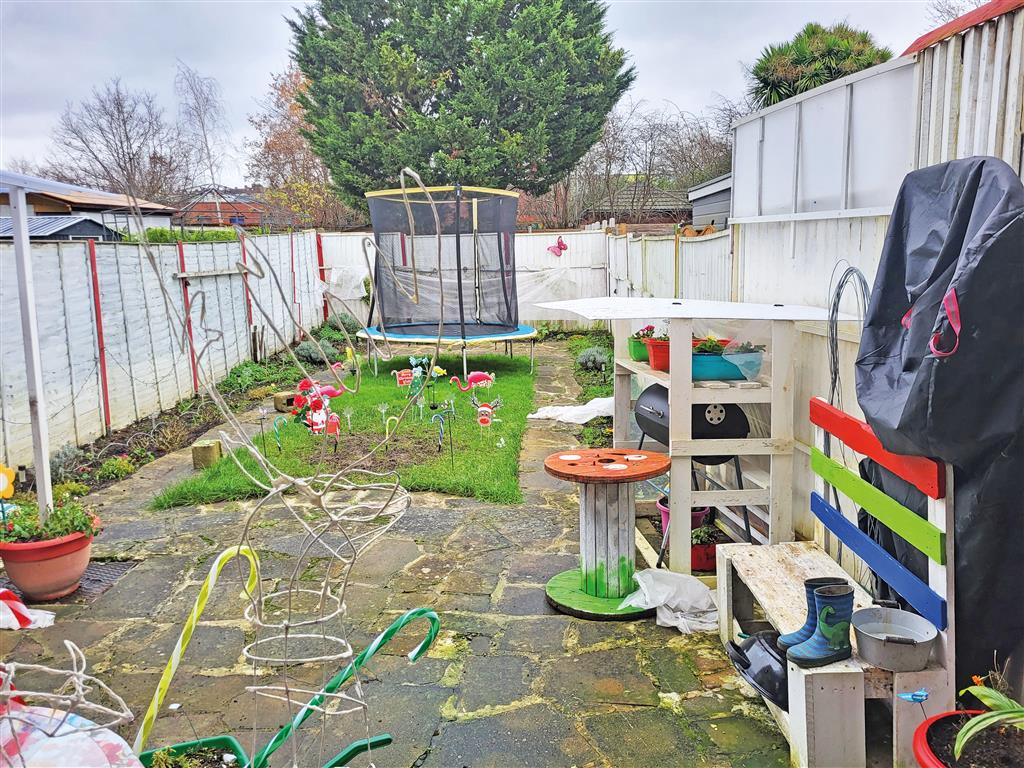 117, Wide Way, MITCHAM, Surrey, CR4 1BQ