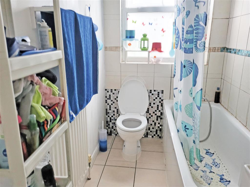 117, Wide Way, MITCHAM, Surrey, CR4 1BQ