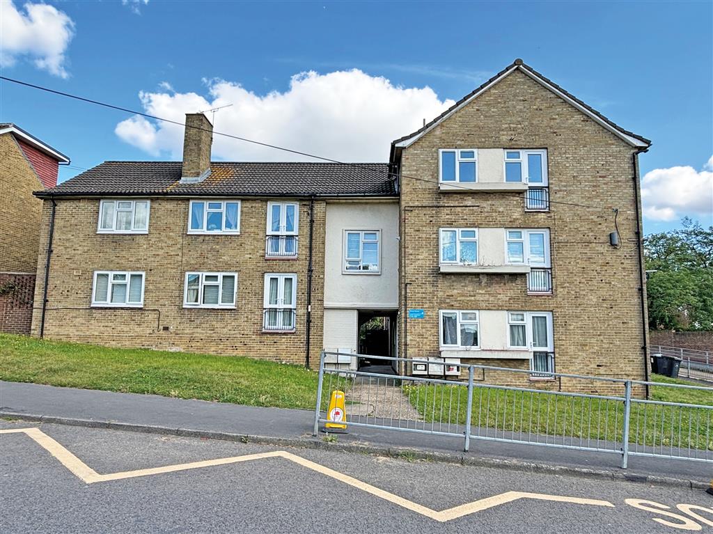 128, Chace Avenue, POTTERS BAR, Hertfordshire, EN6 5NP