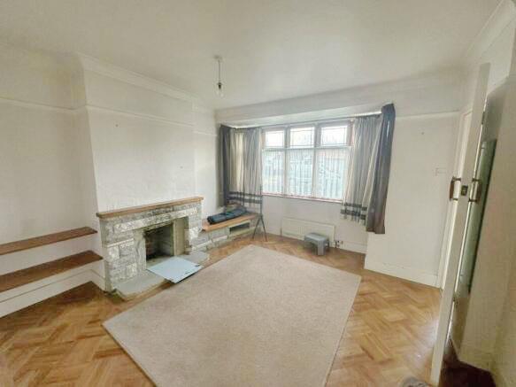 125, Linley Crescent, ROMFORD, Essex, RM7 8RB