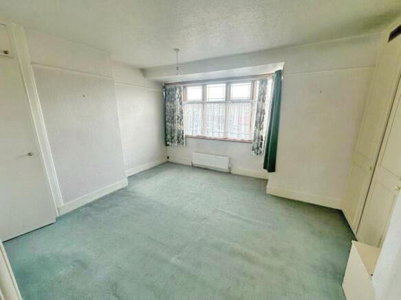 125, Linley Crescent, ROMFORD, Essex, RM7 8RB