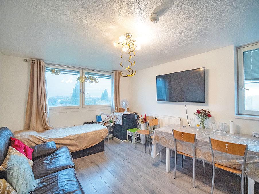Flat 43, Mersea House, 104, Harts Lane, BARKING, Essex, IG11 8LW
