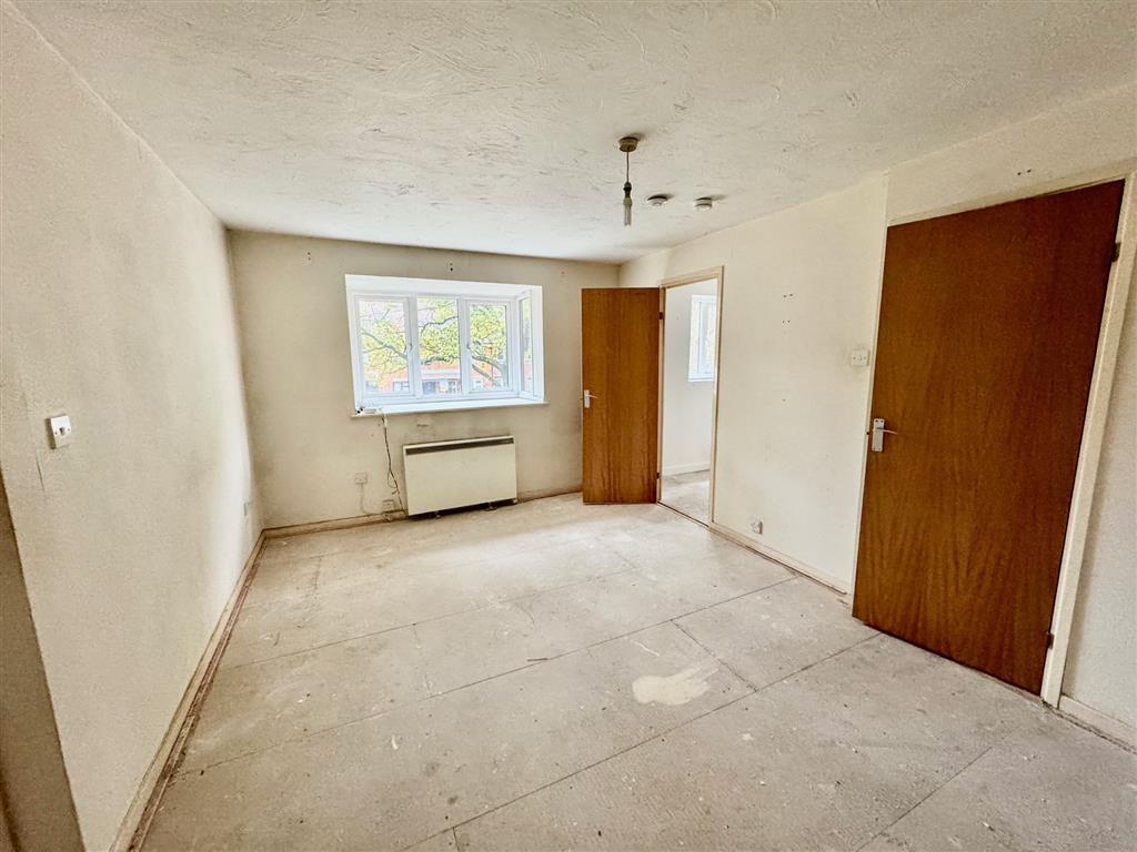 27, Willenhall Drive, HAYES, Middlesex, UB3 2UT