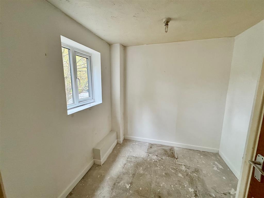 27, Willenhall Drive, HAYES, Middlesex, UB3 2UT