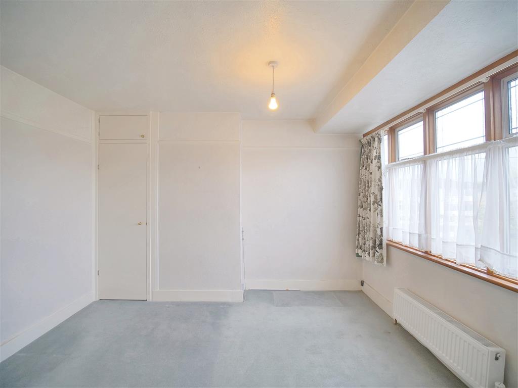 125, Linley Crescent, ROMFORD, Essex, RM7 8RB