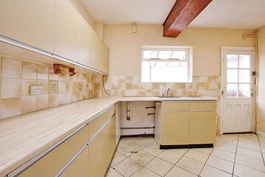 68, Nottingham Road, NOTTINGHAM, Nottinghamshire, NG16 2NA