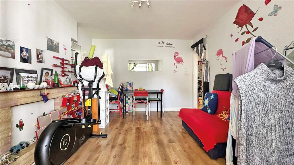 117, Wide Way, MITCHAM, Surrey, CR4 1BQ