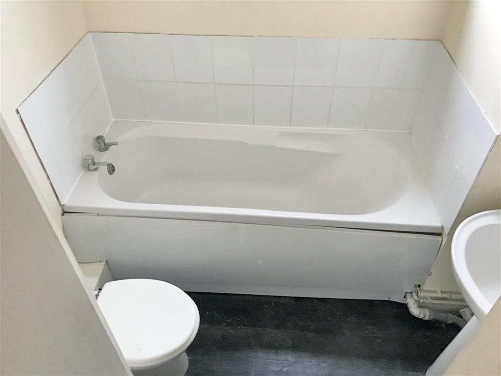 8, Lanham Place, BASILDON, Essex, SS13 1PX