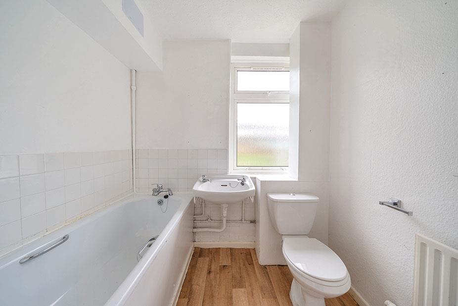 49, Woodland Avenue, BURGESS HILL, West Sussex, RH15 0PD