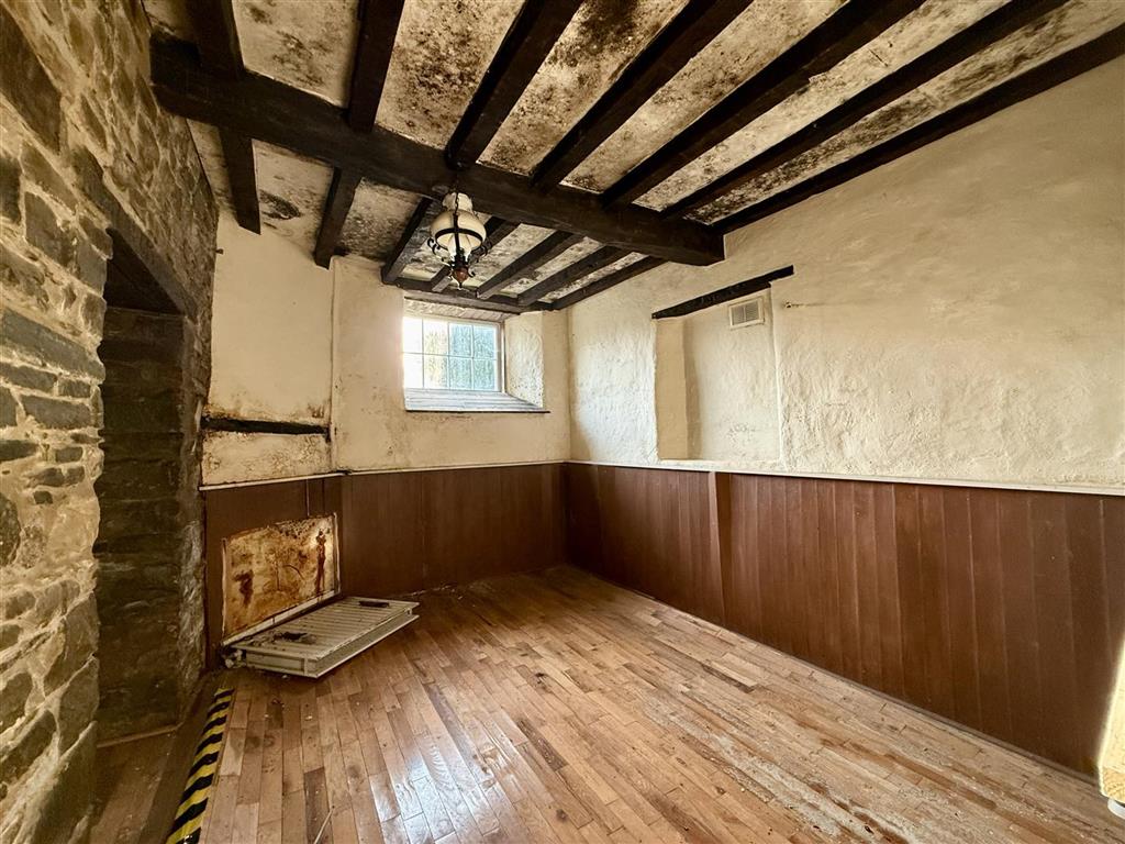Swn Y Nant, New Inn, PENCADER, Dyfed, SA39 9AZ