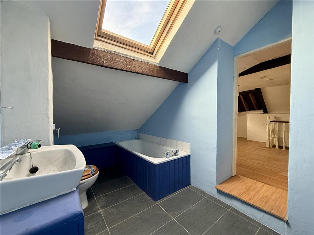 Swn Y Nant, New Inn, PENCADER, Dyfed, SA39 9AZ