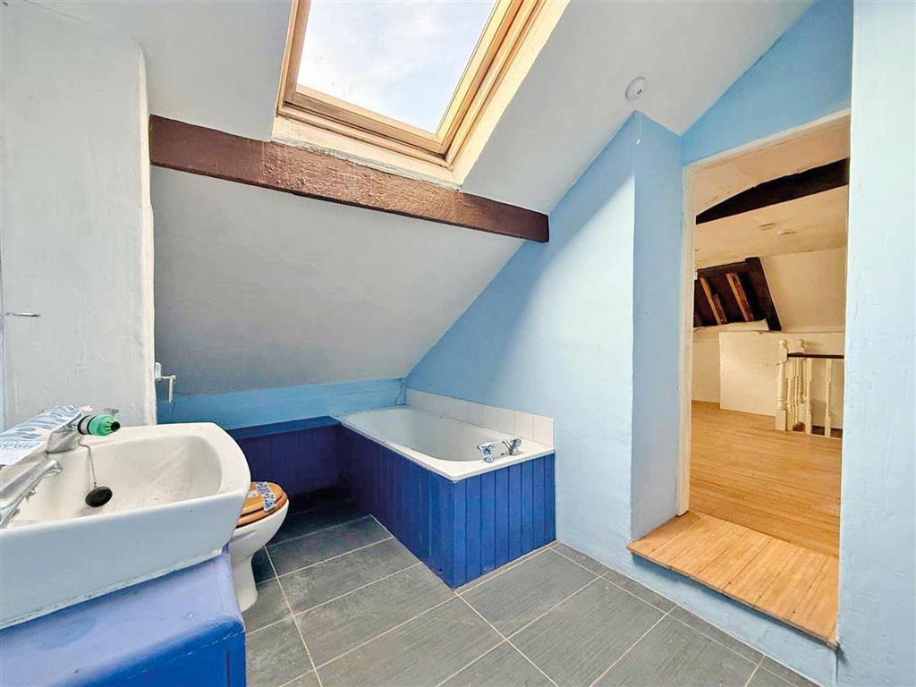 Swn Y Nant, New Inn, PENCADER, Dyfed, SA39 9AZ