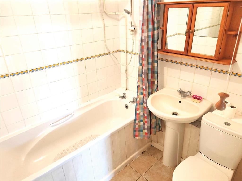 17, Thornbury Drive, WESTON-SUPER-MARE, Avon, BS23 4YF