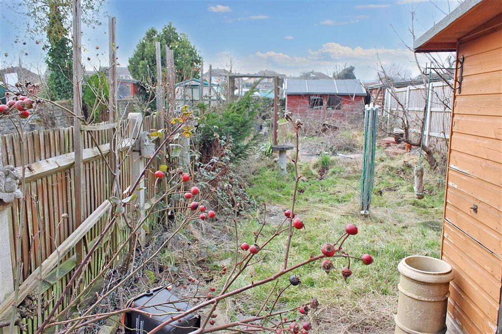 152, Malling Road, SNODLAND, Kent, ME6 5EG