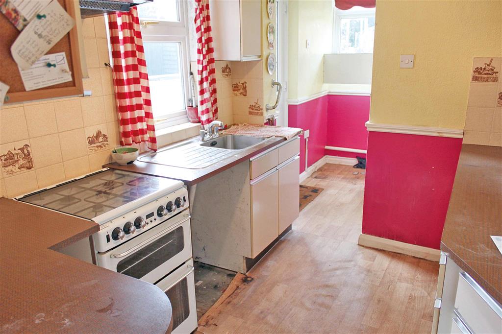 152, Malling Road, SNODLAND, Kent, ME6 5EG