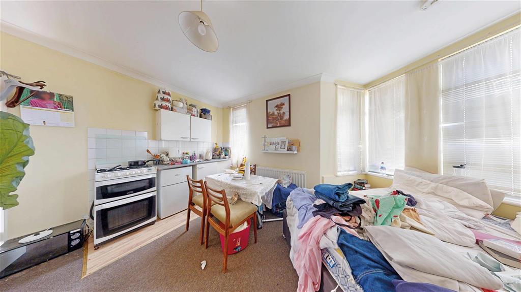 325, High Town Road, LUTON, Bedfordshire, LU2 0DB