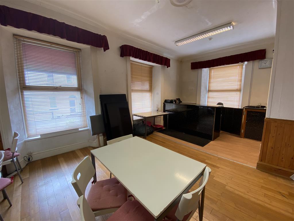 Llanion Lodge, 26, London Road, PEMBROKE DOCK, Dyfed, SA72 6DT