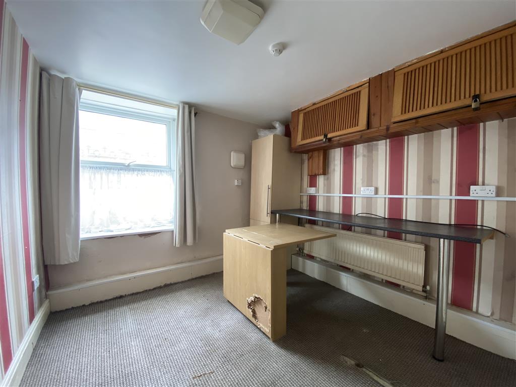 Llanion Lodge, 26, London Road, PEMBROKE DOCK, Dyfed, SA72 6DT