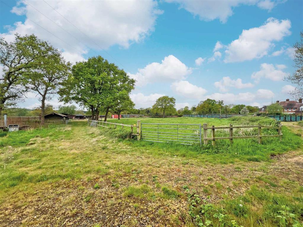 Orchard Stables, Woodlands Lane, COBHAM, Surrey, KT11 3QA