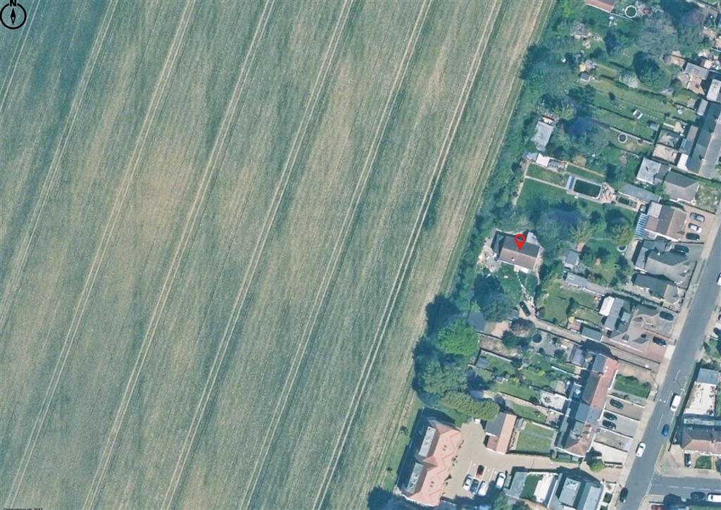 35, Cross Road, ROMFORD, Essex, RM7 8AU