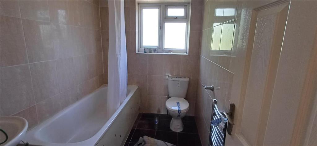 74A, Edgware Way, EDGWARE, Middlesex, HA8 8JS